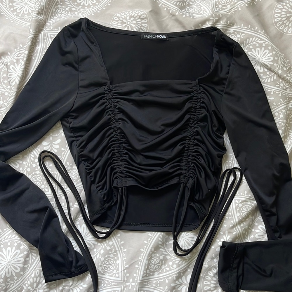 Black ruched long sleeve crop top